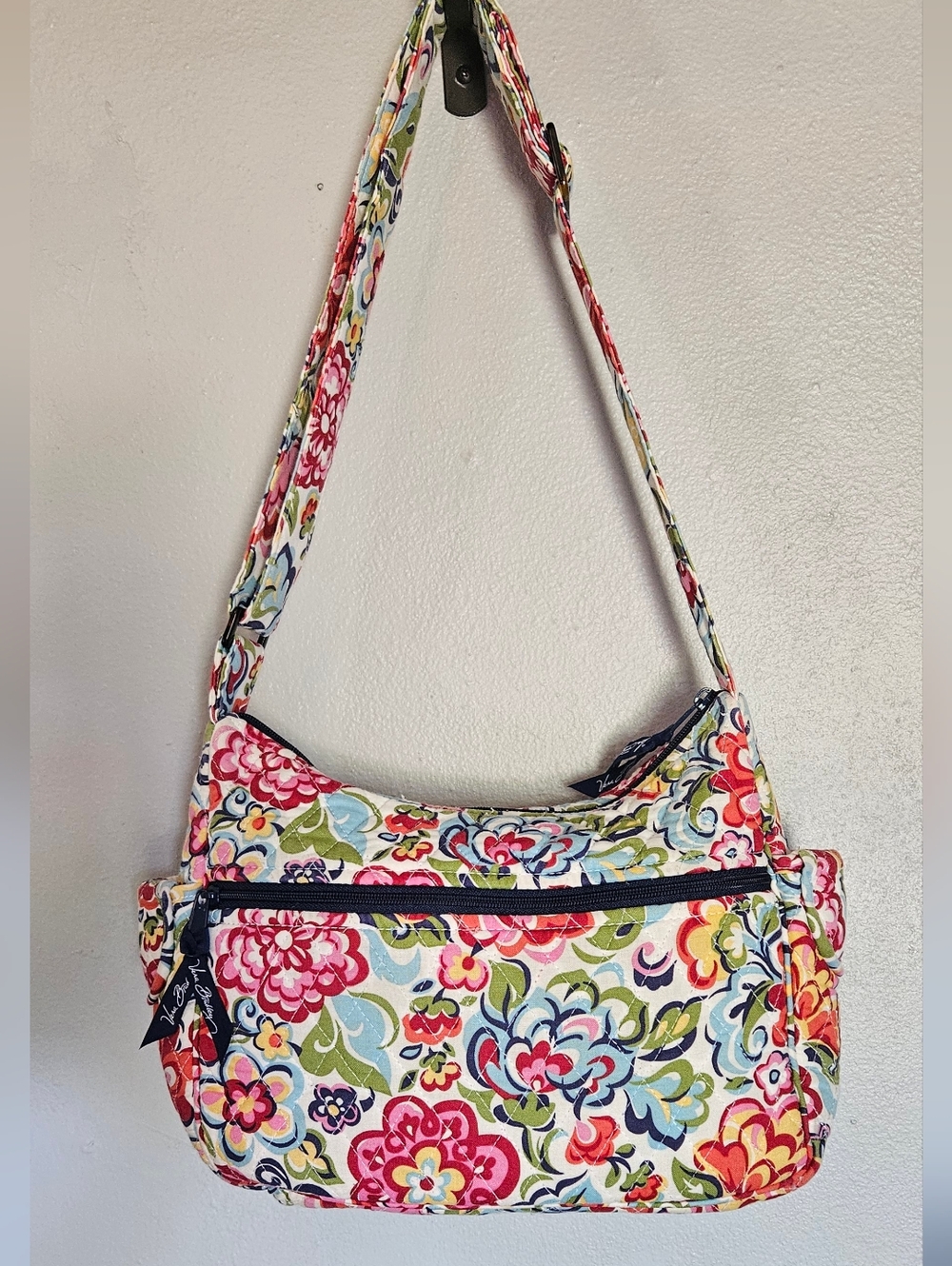 Vera Bradley On The Go Bag In Hope Garden - Picture 3 of 4